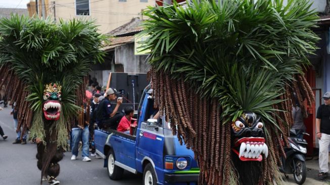 Lestarikan Kesenian Tradisional, GMP Gelar Pawai Bebegig Sukamantri