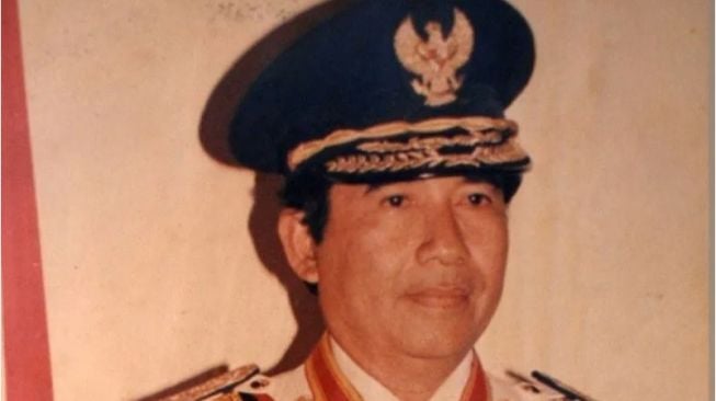 Jejak Hidup Azwar Anas yang Berpulang: Eks Menteri Era Soeharto hingga Ketum PSSI