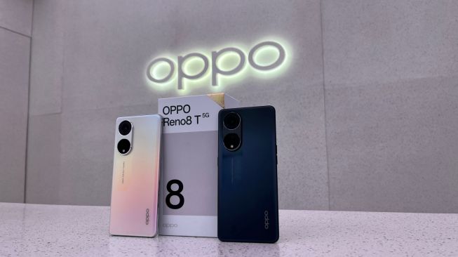 Spesifikasi dan harga Oppo Reno8 T 5G yang resmi diumumkan di Indonesia pada konferensi pers di Oppo Gallery Plaza Indonesia, Selasa (8/3/2023). [Suara.com/Dicky Prastya]