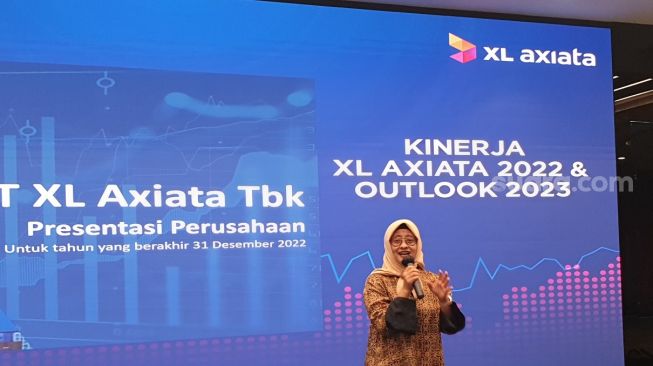 Dian Siswarini, Presiden Direktur & CEO XL Axiata dalam konferensi pers di Jakarta, Rabu (8/3/2023). [Indonesia/Dythia Novianty]