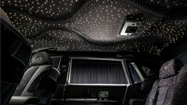 Bertemakan Weaving Water, Rolls-Royce Phantom Syntopia hanya satu di dunia  [Rolls-Royce Asia Pacific].