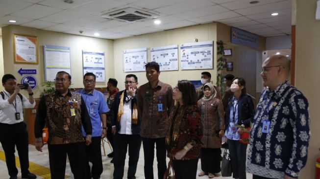 Kunjungi Kantor Imigrasi Yogyakarta, Deputi V Kepala Staf Kepresidenan Lakukan Verifikasi Lapangan Layanan Keimigrasian