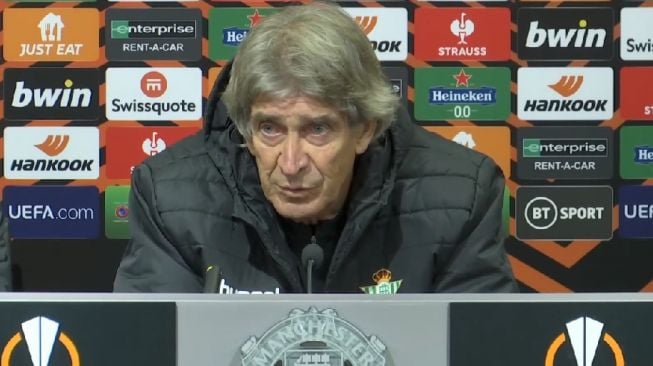 Manchester United vs Real Betis: Fan Manchester City, Pellegrini Tak Peduli Setan Merah Dibantai 0-7