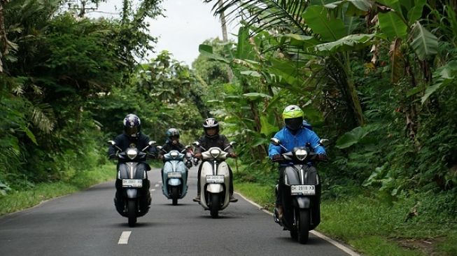 Mudik Lebaran Pakai Skutik Hybrid Yamaha, Perhatikan Voltase Baterai...