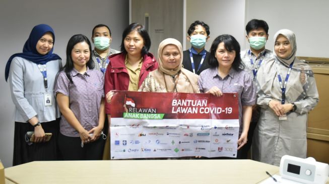 Yayasan Wahana Artha (YWA) menyalurkan 10 unit ventilator dari kegiatan sosial yang tergabung dalam Relawan Anak Bangsa (RAB) [YWA].