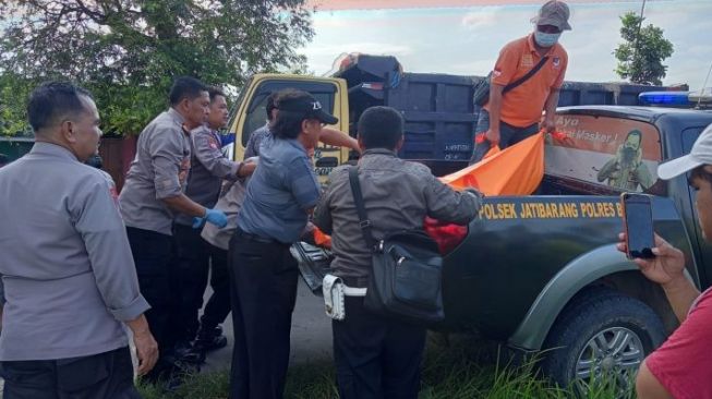 Warga Pedeslohor Brebes Tewas Nyungsep di Parit Tertindih Sepeda Motor