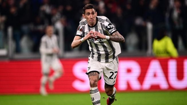 Winger Juventus asal Argentina Angel Di Maria melakukan selebrasi setelah mencetak gol pembuka pada leg pertama babak 16 besar Liga Eropa antara Juventus vs Freiburg pada 9 Maret 2023 di stadion Allianz di Turin.Marco BERTORELLO / AFP.