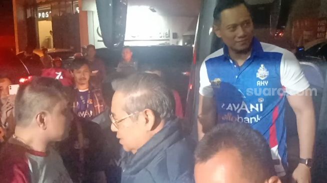 Momen Menegangkan SBY dan AHY Tonton Laga Jakarta Lavani Allo Bank di GOR Sritex Arena:Saya Sampai Habis Suaranya