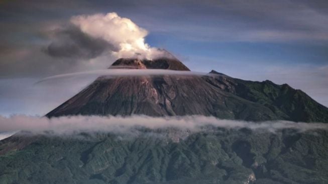 Erupsi Gunung Lewotobi Laki-laki, PVMBG Imbau Warga Nagekeo NTT Waspada!