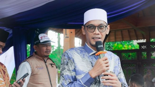 Profil Ustaz Tile, Bantah Kabar Punya 7 Istri