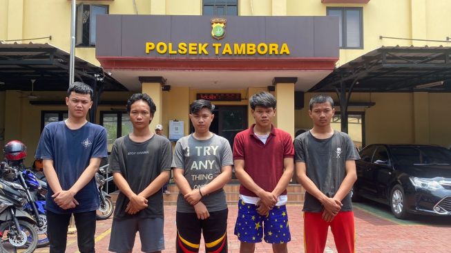 6 Orang Komplotan Geng Gang Sabar Diringkus Polisi usai Bacok Warga yang Lagi Asik Nongkrong di Tambora