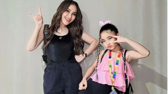 Potret Ayu Ting Ting dan Bilqis (Instagram/@ayutingting92)