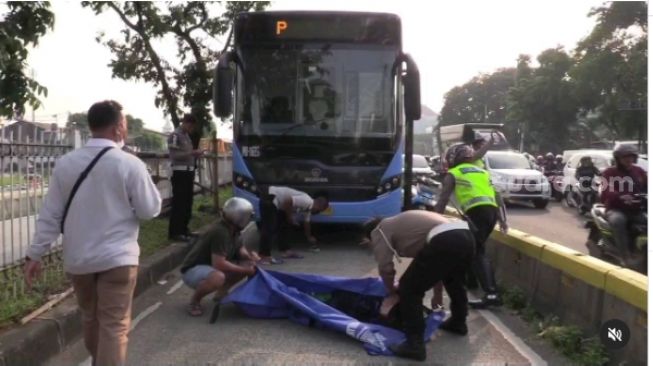 Masuk Jalur Busway di Jakpus, Wanita Muda Tewas Terserempet Bus TranJakarta