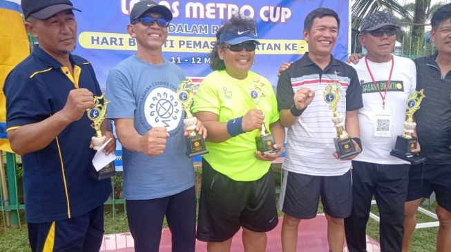 Jurnalis Lampungpro Biro Metro Juarai Turnamen Tenis Lapangan Lapas Metro