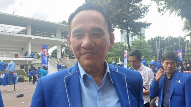 Andi Arief Sentil PDIP Partai Sombong, Netizen: Demokrat Partai Ngemis Jabatan!