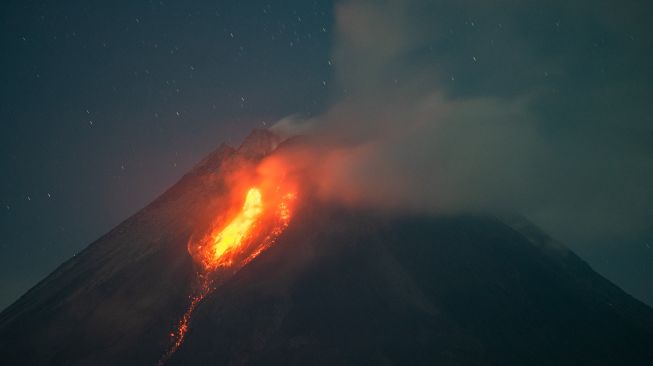 Gunung Merapi Masih Erupsi, BPBD DIY Siap Alokasikan Masker Covid-19 untuk Warga
