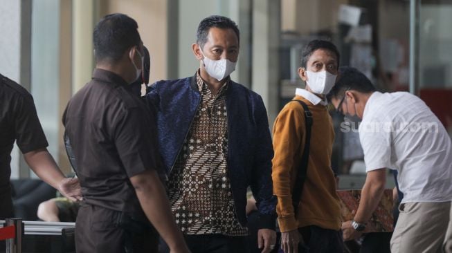 Kepala Bea dan Cukai Makassar Andhi Pramono tiba untuk menjalani pemeriksaan di Gedung Merah Putih KPK, Jakarta Selatan, Selasa (14/3/2023). [Suara.com/Alfian Winanto]