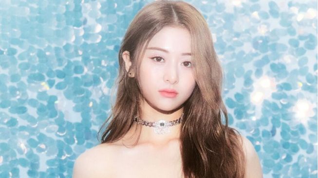 Rayakan White Day, Yunjin LE SSERAFIM Rilis Lagu Love You Twice untuk Fans