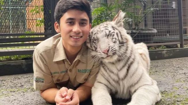 Potret Alshad Ahmad dan Harimau Putihnya (Instagram/@alshadahmad)