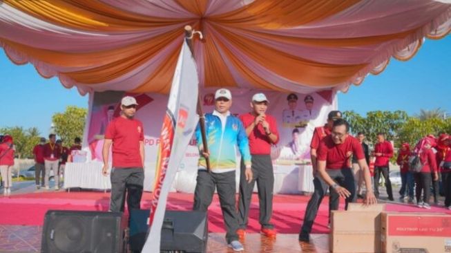 Bupati Lotim Ikut Meriahkan Peringatan HUT PPNI ke 49, Dengan Jalan sehat