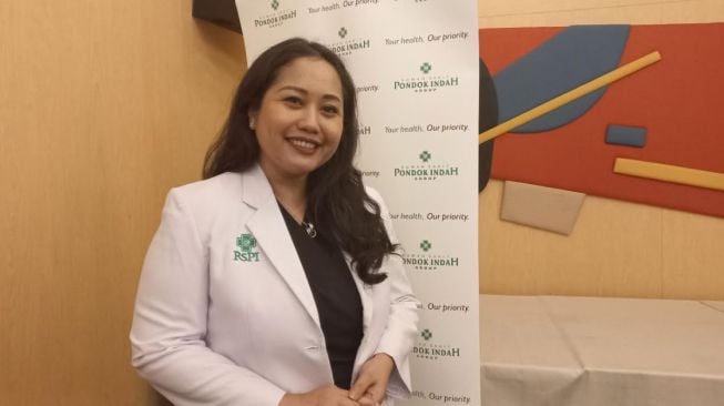 Dokter Spesialis Dermatologi Venereologi Estetika RSPI Pondok Indah, dr. Suksmagita Pratidina, Sp.DVE. (Dok. Dini/Suara.com)