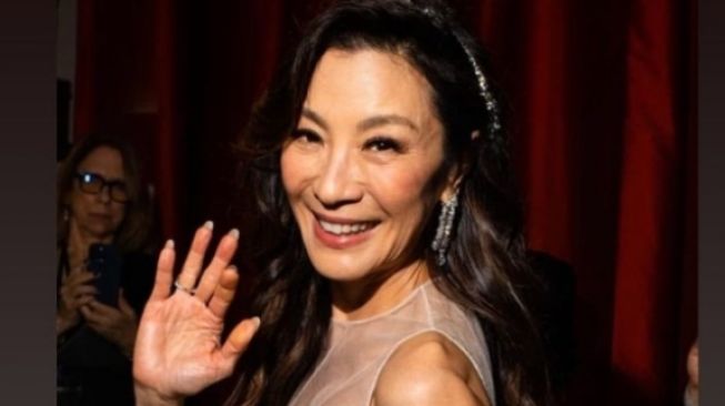 Profil Michelle Yeoh, Artis Hollywood yang Baru Resmi Menikah Setelah 19 tahun Tunangan