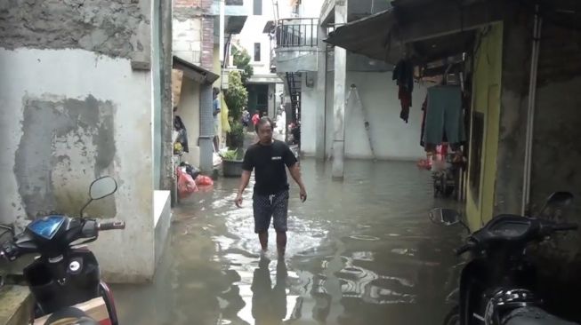 Puluhan Rumah di Cengkareng Jakarta Barat Terendam Banjir Setinggi 30 Centimeter