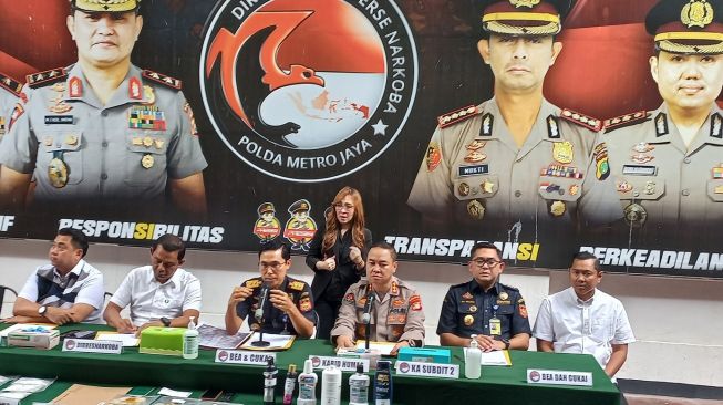 Selundupkan Kokain Cair ke Botol Sampo, WNA Brazil Gustavo Diciduk Polisi Saat Tiba di Bandara Soetta