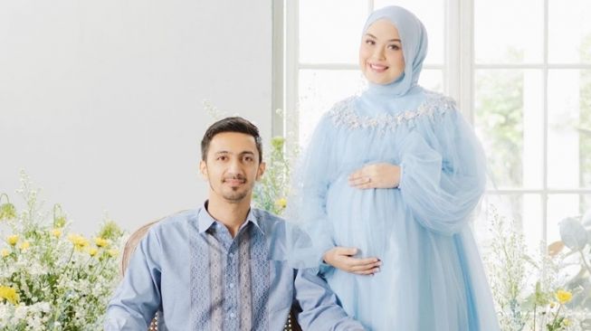 10 Potret Baby Bump Vebby Palwinta yang Segera Melahirkan Anak Kedua