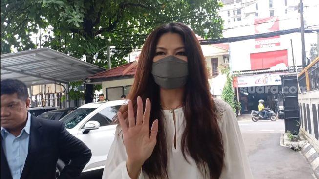 Tamara Bleszynski Kecewa Sang Kakak Absen Lagi di Sidang: Astagfirullah, Saya Dipermainkan!