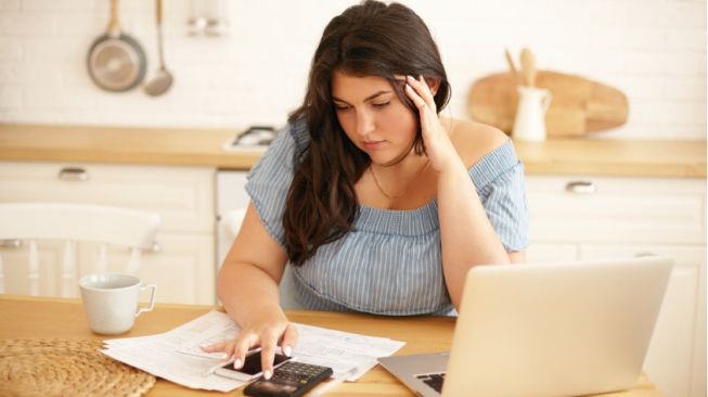 Jangan Pusing! 5 Cara Mengatasi Stres Akibat Masalah Keuangan