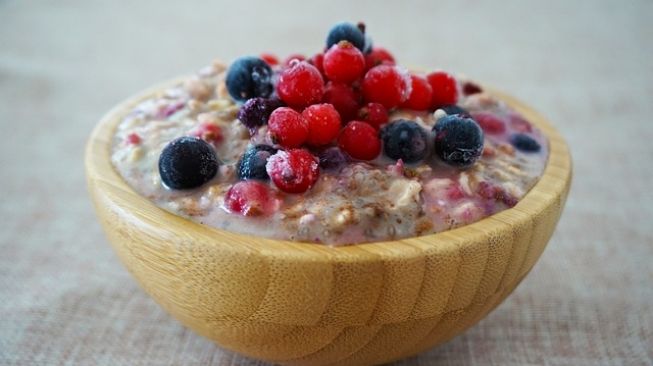 4 Resep Oatmeal untuk Sahur, Simpel dan Kenyangnya Awet