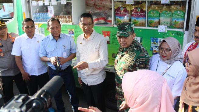 Jelang Ramadhan, PJ Gubernur DKI Jakarta dan Kepala Bapanas Lepas 12 Mobil Pasar Murah