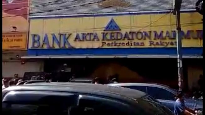 Heboh Perampokan di Bank Arta Kedaton Makmur Telukbetung, Dua Karyawan Dikabarkan Terluka