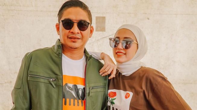 Pasha Ungu dan Adelia Pasha. [Instagram]