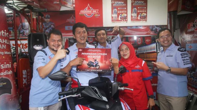 Federal Oil Berikan Penghargaan kepada Bengkel Rekanan Terbaik Penjual Produk Pelumas Racing Matic 2022