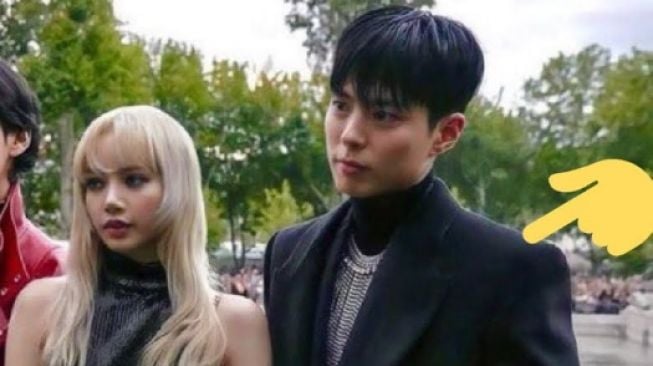 Bikin Fans Histeris, Lisa BLACKPINK Kembali Satu Frame dengan Park Bo Gum