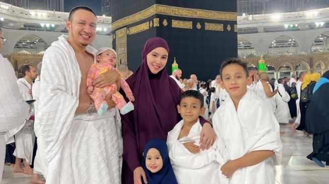 Anak Artis di Tanah Suci (Instagram/@kartikaputriworld)