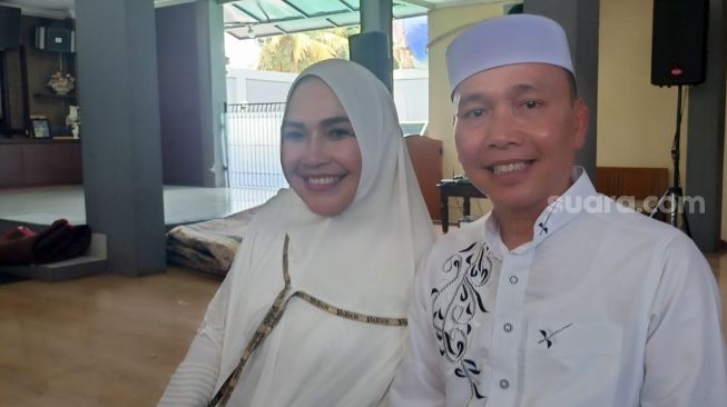 Mulai Terang-terangan, Ibu Ayu Ting Ting berharap Boy William Jadi Mualaf