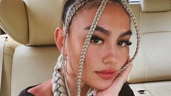 Agnez Mo Kena Semprot Netizen Gara-gara Minum Starbucks: All Eyes On Rafah!