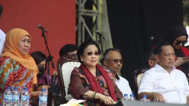 Megawati Hadiri Peringatan 9 Tahun UU Desa, Kades Teriak I Love You Bu!