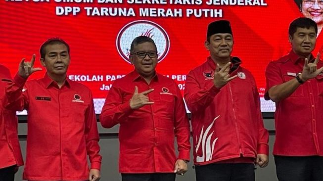 PDIP Lantik Ketum Dan Sekjen Organisasi Sayap TMP, Hasto Wanti-wanti Soal Berpolitik Tidak Hanya Soal Kekuasaan