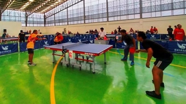 Jelang Porprov Jateng 2023, 154 Atlet Ikuti Turnamen Tenis Meja di Sport Hall Terminal Tirtonadi