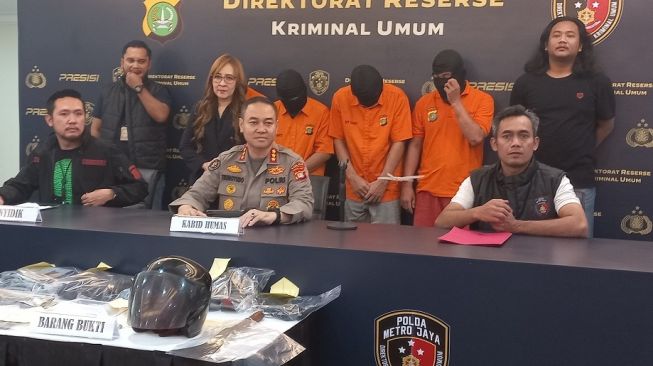 Polda Metro Ungkap Penyelundupan Pakaian Bekas di Wilayah Bogor