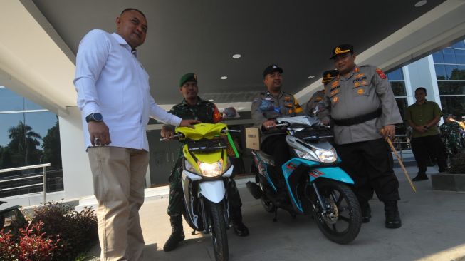 Gagalkan Peredaran Narkoba di Cibinong Bogor, Rudy Susmanto Beri 2 Unit Sepeda Motor untuk Babinsa dan Bhabinkatibmas
