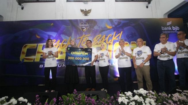 Juarai Proliga 2023, Tim Bandung bjb Tandamata Terima  "Kadeudeuh"