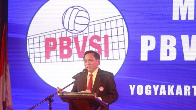 Imam Sudjarwo kembali terpilih secara aklamasi sebagai ketua umum Pengurus Pusat Persatuan Bola Voli Seluruh Indonesia (PP PBVSI) periode 2023-2027 dalam munas 2023 di Yogyakarta, Selasa (21/3/2023). (ANTARA/HO-PBVSI)