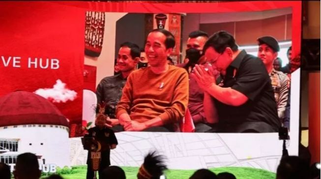 Menilik Momen Kemesraan Jokowi dan Prabowo, sampai Disebut Sebagian Auranya Pindah