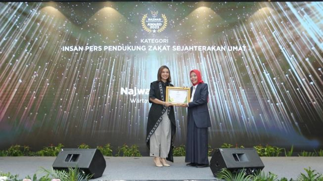 Terima Anugerah BAZNAS AWARD, Najwa Shihab Ingatkan Masyarakat Pentingnya Berzakat