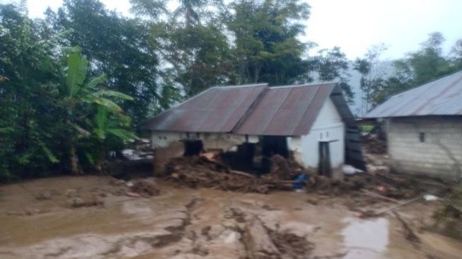 Banjir Bandang Terjang Nagari Surian Kabupaten Solok, 10 Unit Rumah Rusak dan 100 Hektare Lahan Pertanian Terdampak